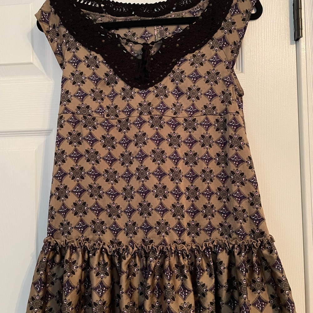 Free people mini dress with beautiful lace details size 2